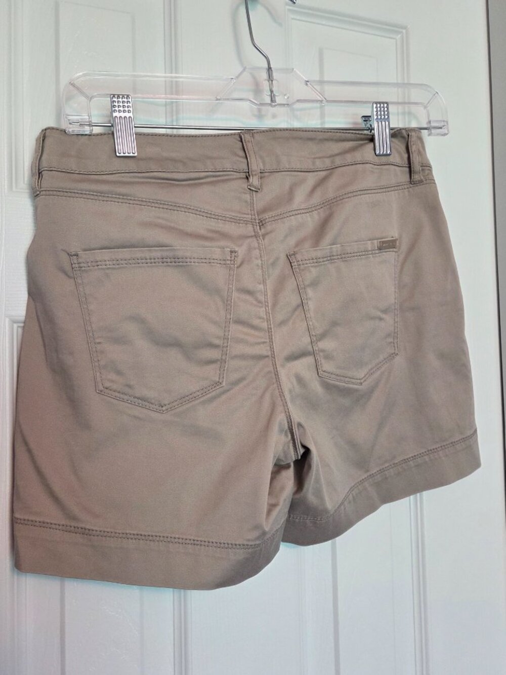 WHBM Sateen Shorts in Khaki, Size 0 - Picture 3 of 5